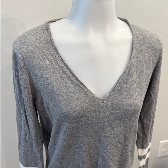 J Crew Factory Small Gray V-Neck Lightweight Sweater Red White Striped Accents - Picture 3 of 8